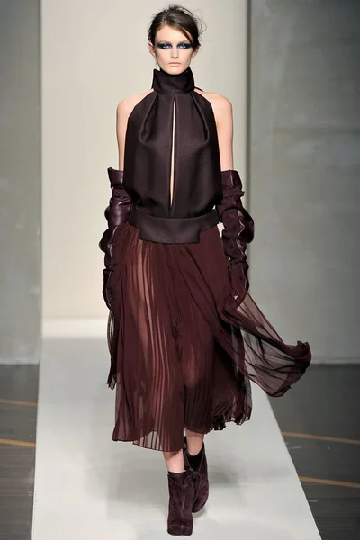 Look 11
